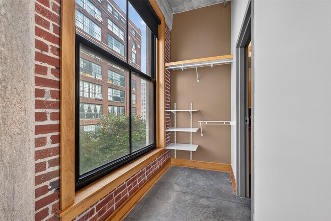 Building Photo - 1601 Washington Ave