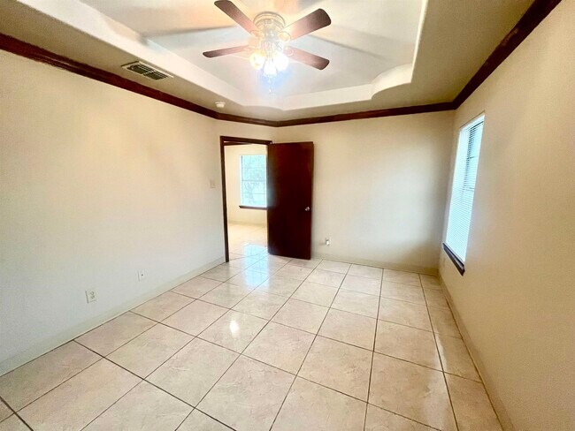 Building Photo - 2704 San Agustin Ave