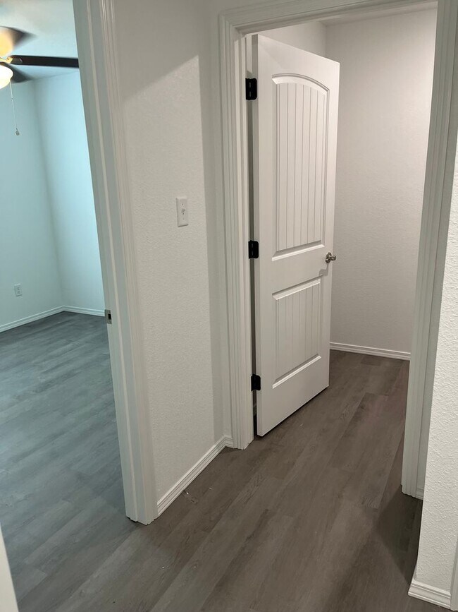 Building Photo - COX-POPLAR ST