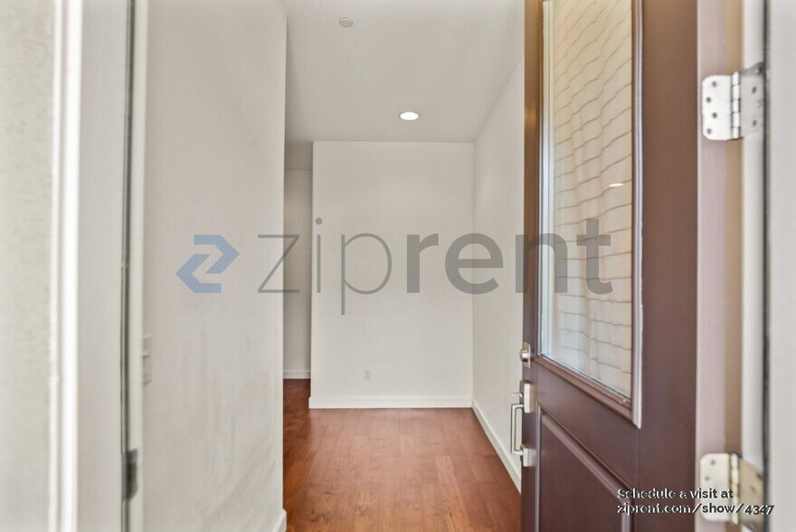 Building Photo - 960 Highland Terrace