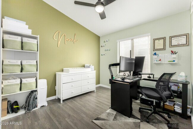 Building Photo - 10420 W Reade Ave