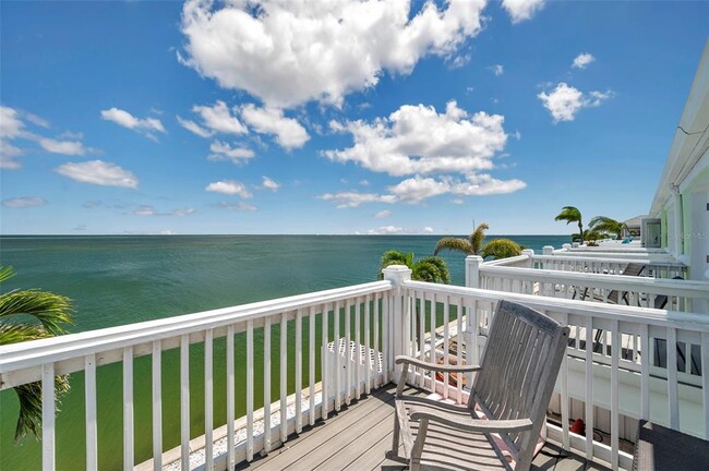 Building Photo - 4768 Coquina Key Dr SE