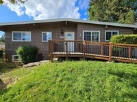 Building Photo - Updated 2-Story home with Day light basement. Big lot w/ RV & Boat parking