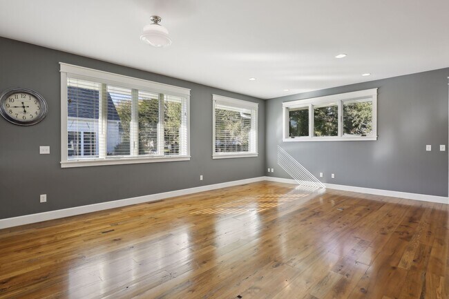 Antique ELM barnwood floors recycled from a 150 year old barn in Wisconsin. - 924 Eleanor Ave