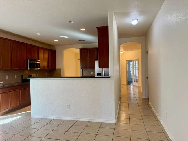Building Photo - Discover Spacious One-Story Living in Mockingbird Heights!