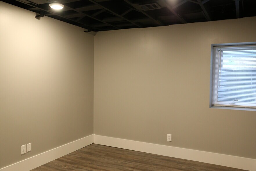 bedroom 2 - 1511 Leavenworth St