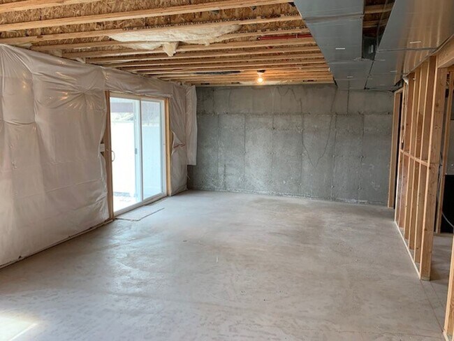 Building Photo - Beautiful Townhome in Great Location!
