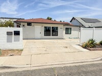 Building Photo - 9124 Three Seasons Rd
