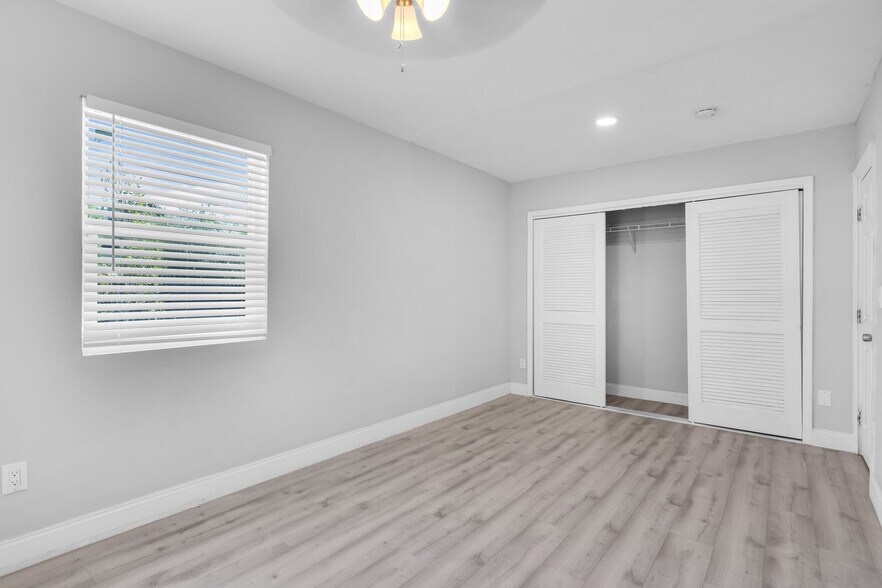 Building Photo - 4500 NE 18th Ave