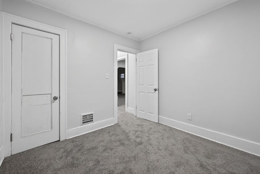 Building Photo - 16189 San Juan Dr