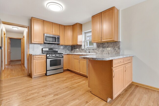 Building Photo - 2931 N 76th Ave