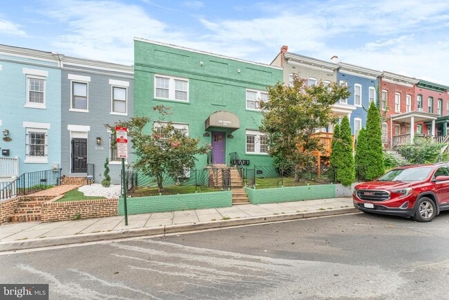 Building Photo - 550 Hobart Pl NW