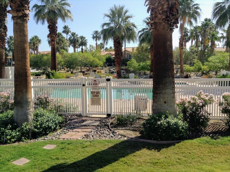 one of many swimmimg pools - 55456 Firestone