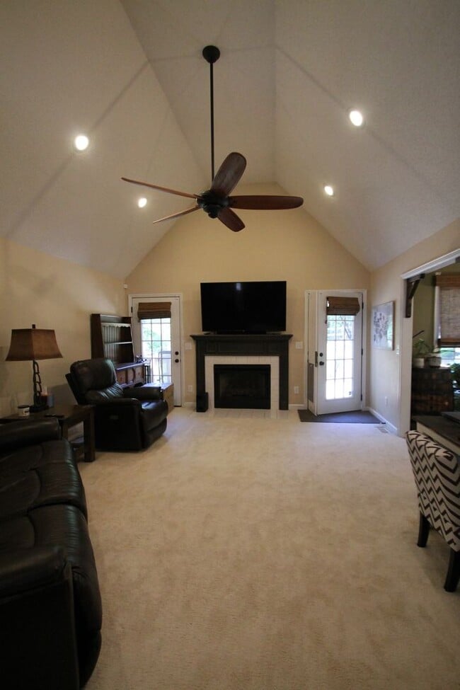 Building Photo - Exclusively Offered by Muse Realty Rentals, LLC
