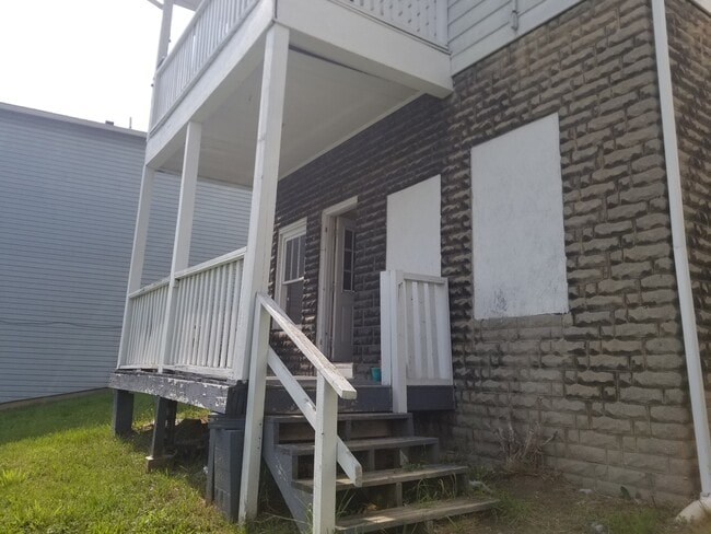 Building Photo - 125 Lorentz St