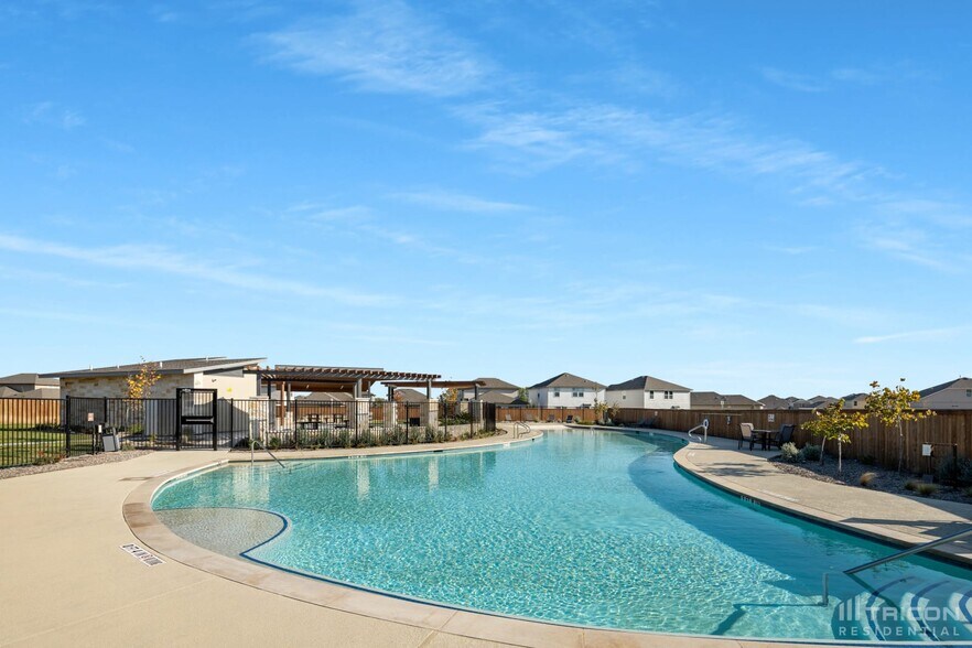 Building Photo - 13520 Paxton Blvd