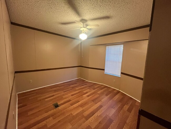 Building Photo - 714 Cranbrook Dr