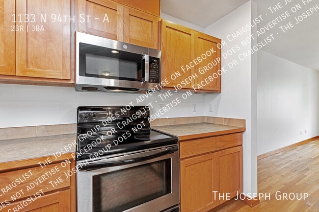 Building Photo - 1133 N 94th St