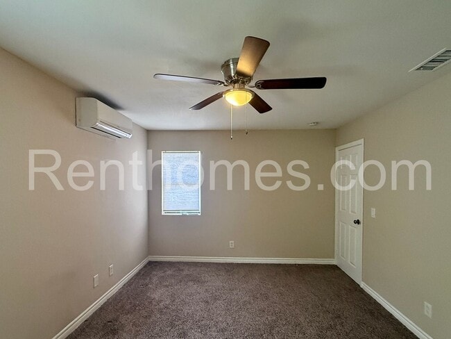 Building Photo - 2065 Cherokee Ln
