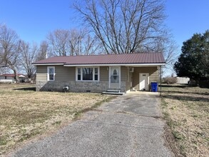 Building Photo - "Charming 2-Bed Home in Sharon, TN – Cozy 800 Sq Ft Living!"