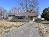 Building Photo - "Charming 2-Bed Home in Sharon, TN – Cozy 800 Sq Ft Living!"