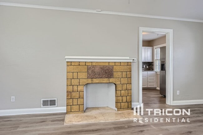 Building Photo - 3625 S Elati St