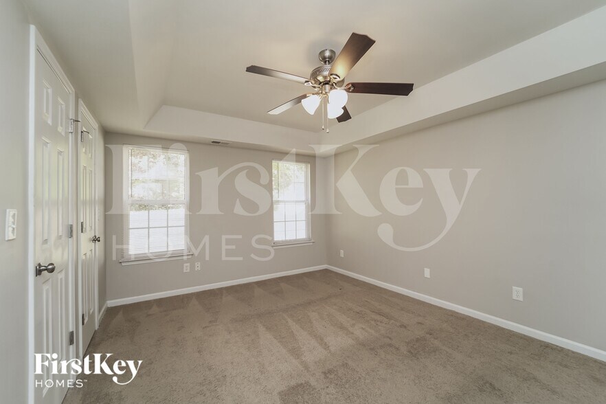 Building Photo - 7008 Hidden Creek Dr
