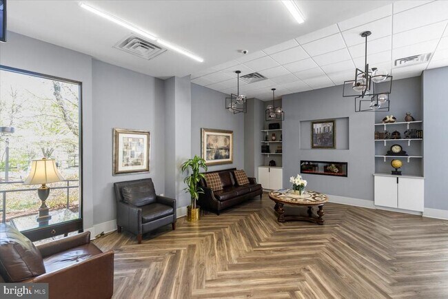 Building Photo - 5300 Holmes Run Pkwy