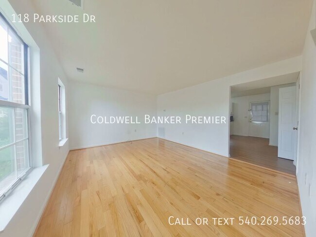 Building Photo - 118 Parkside Dr