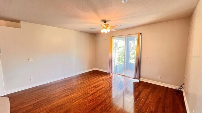 Building Photo - 949 Dekleva Dr