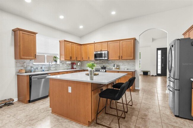 Building Photo - 14373 Wake Robin Dr