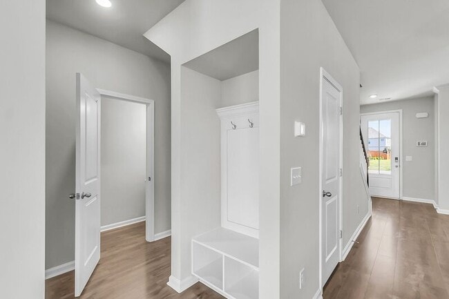 Building Photo - 425 Ribiero Dr