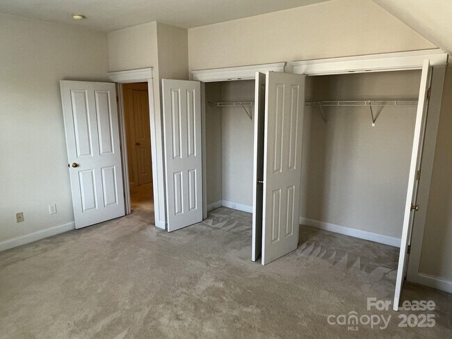 Building Photo - 3044 Parker Green Trail