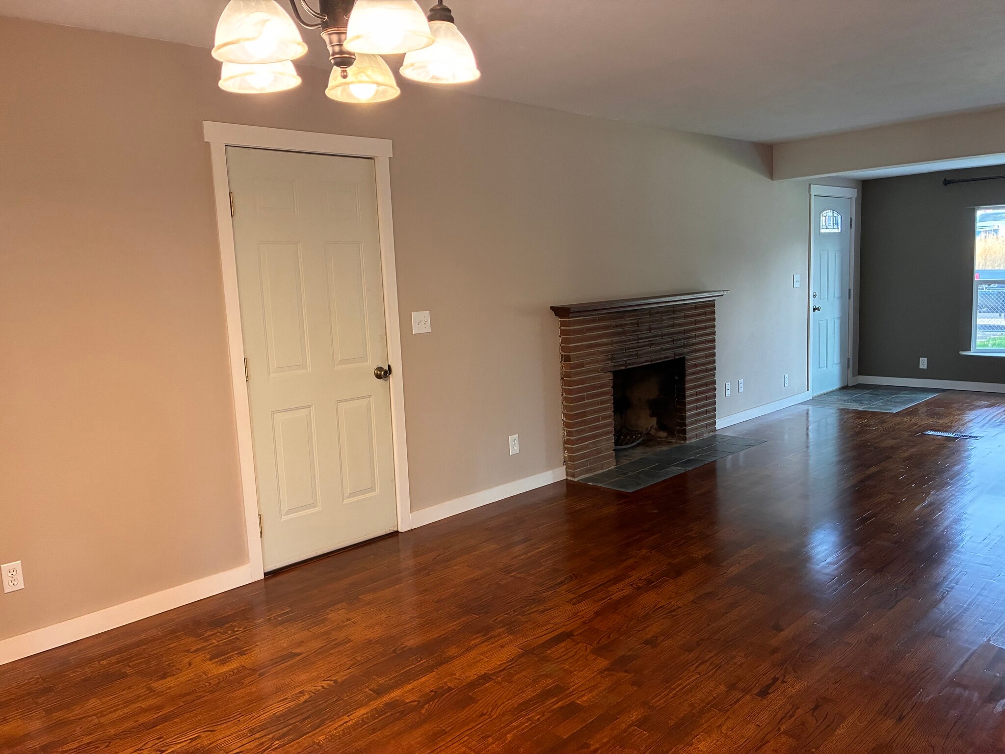 Building Photo - 484 N Kentucky Ave