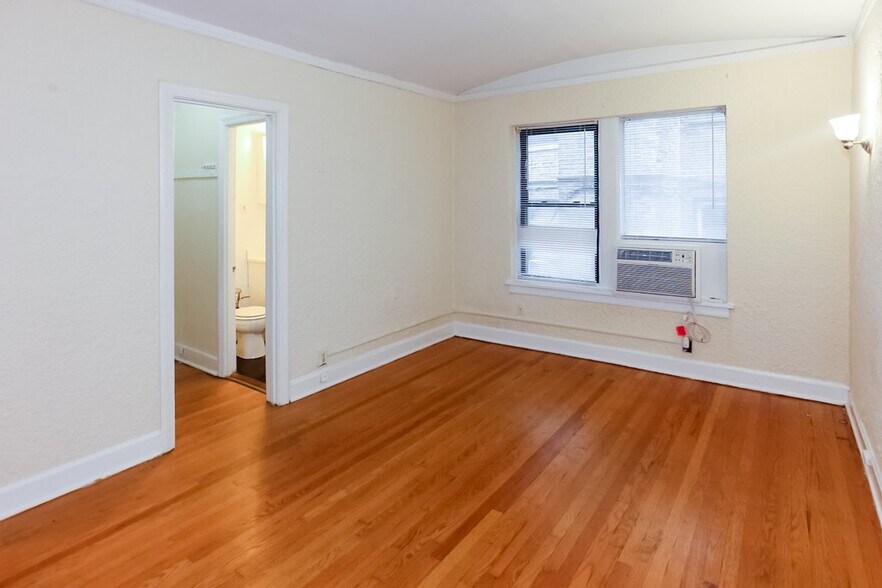 Building Photo - 541 W Arlington Pl