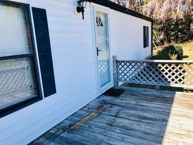 Building Photo - MOVE-IN READY! NO HUD OR SECTION 8