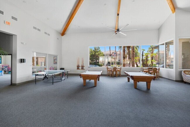 Building Photo - *VERY NICE CONDO IN GATED COMMUNITY !
