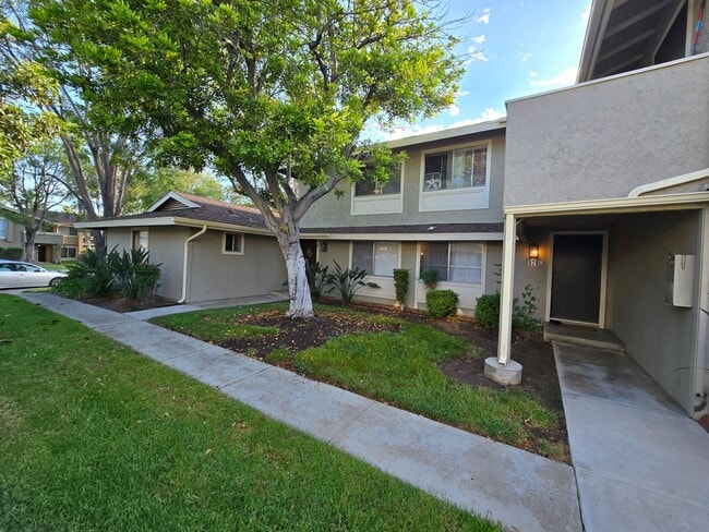 Building Photo - El Cajon Townhome - 2 Br., 1.5 ba. 92019.