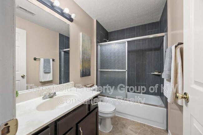 Building Photo - 6823 Meadow Creek Dr
