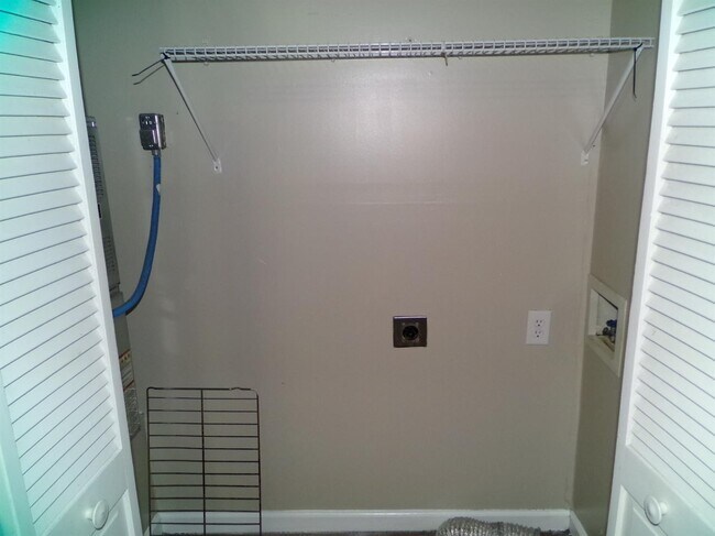 Building Photo - 244 Meadowview Dr
