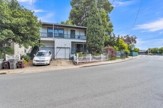Building Photo - Unit 3400