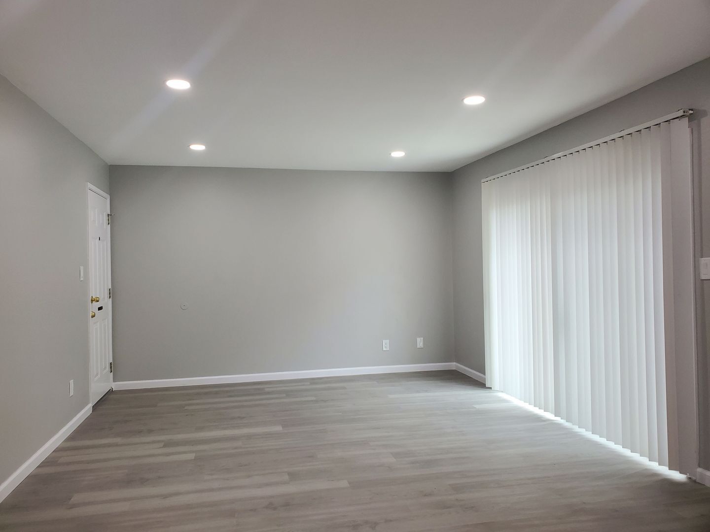 Building Photo - 3756-3762 Poinciana Dr