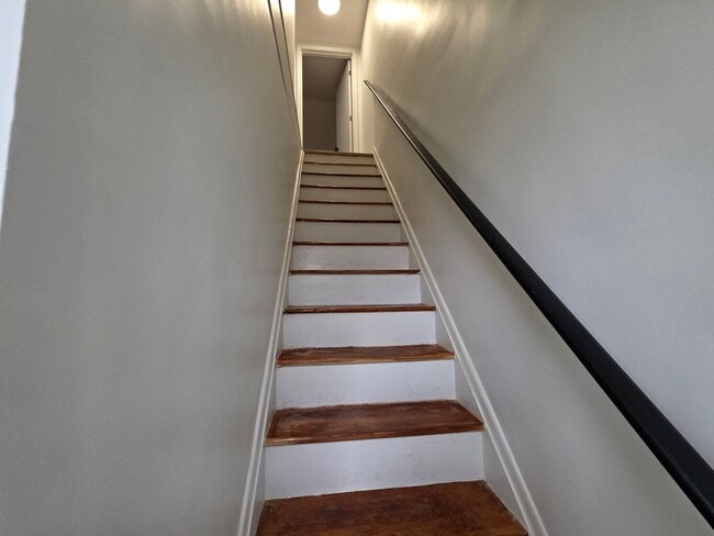 Building Photo - Fully Rehabbed 3 bedroom 2 bathroom house for rent!