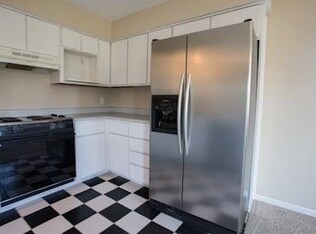 Building Photo - Charming 3 Bedroom 2 Bath Ranch in Willard Schools-