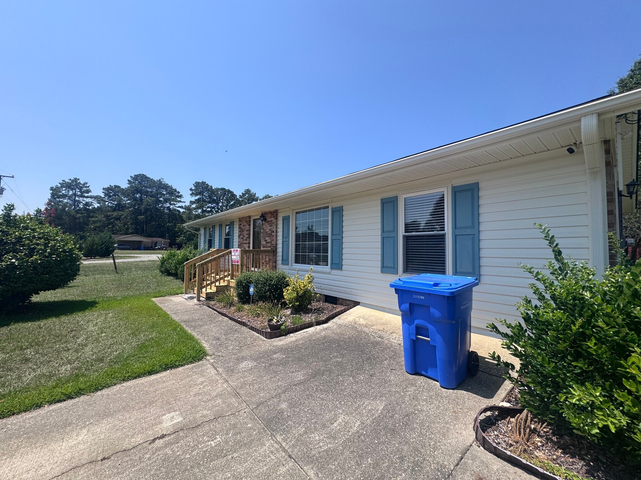 Building Photo - 7363 Hyannis Dr