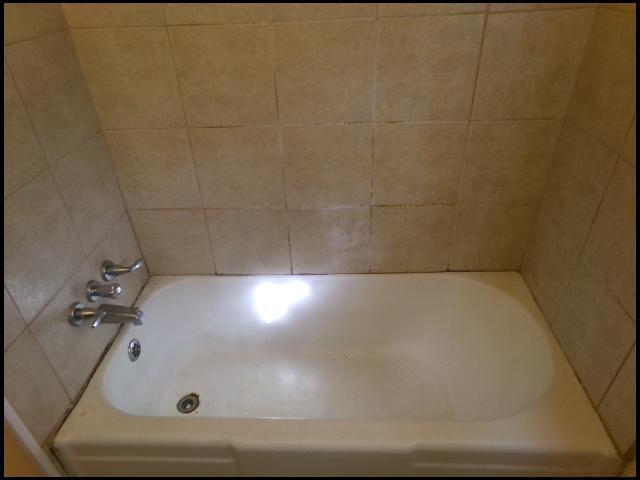 Building Photo - 920 S Elm St