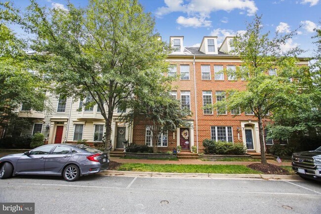 Building Photo - 440 Ferdinand Day Dr