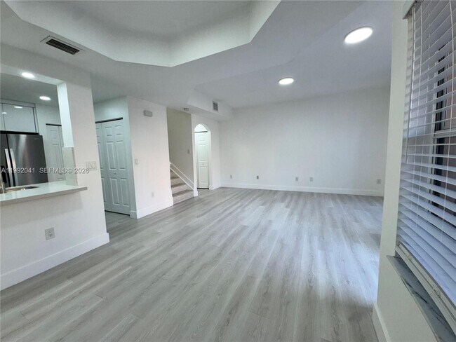 Building Photo - 4911 Spinnaker Dr