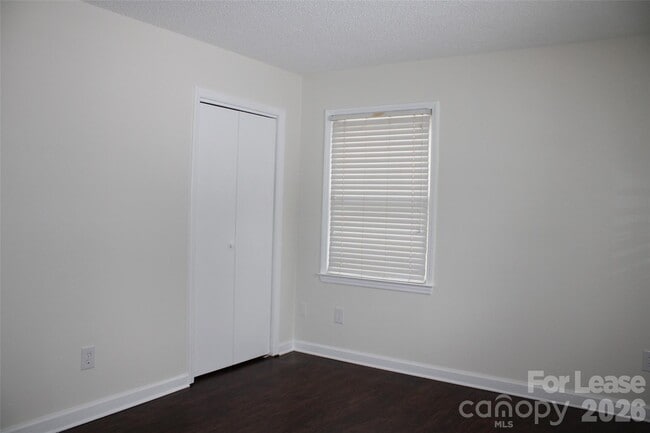 Building Photo - 428 Beaty St