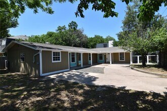 Building Photo - P1-2913 East 51st Street Austin, TX 78723